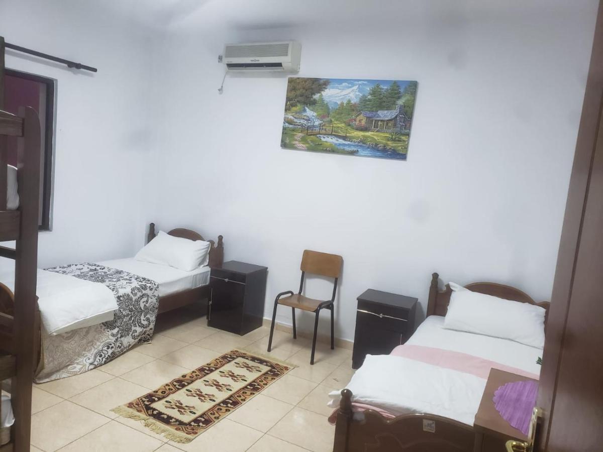 Hostel Split Rock Tirana Extérieur photo