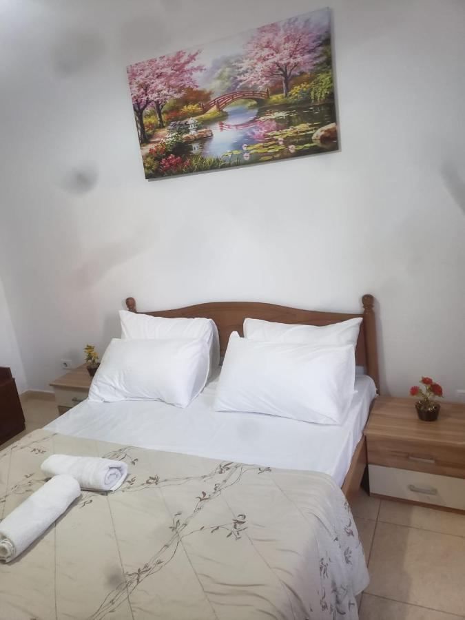 Hostel Split Rock Tirana Extérieur photo