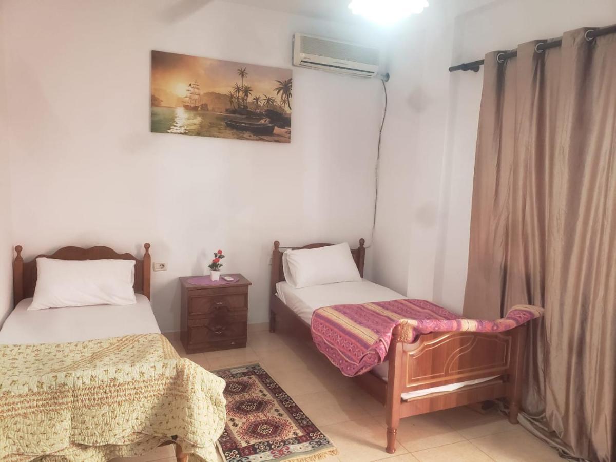 Hostel Split Rock Tirana Extérieur photo