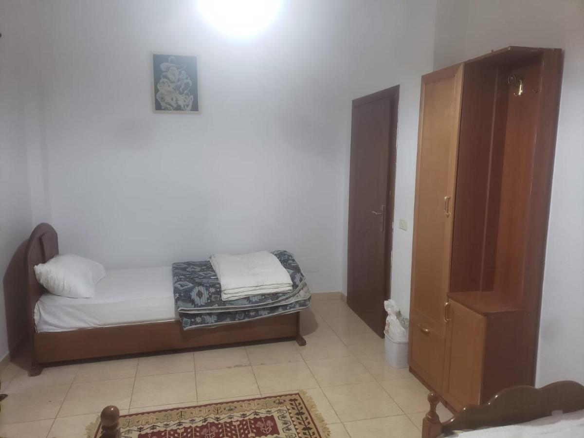 Hostel Split Rock Tirana Extérieur photo