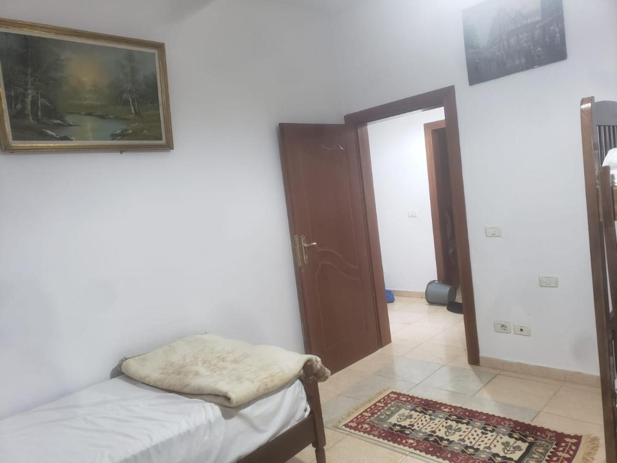 Hostel Split Rock Tirana Extérieur photo