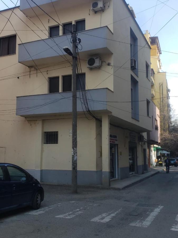 Hostel Split Rock Tirana Extérieur photo