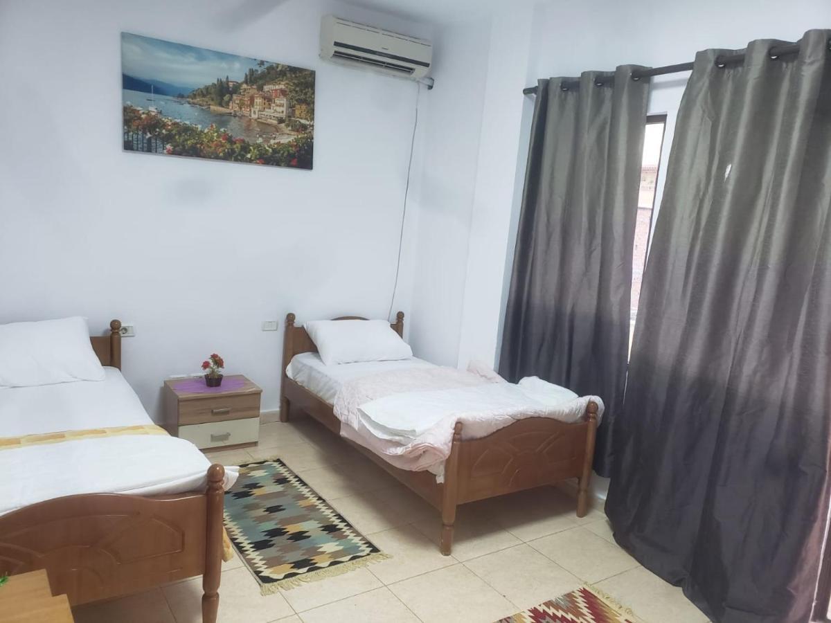 Hostel Split Rock Tirana Extérieur photo