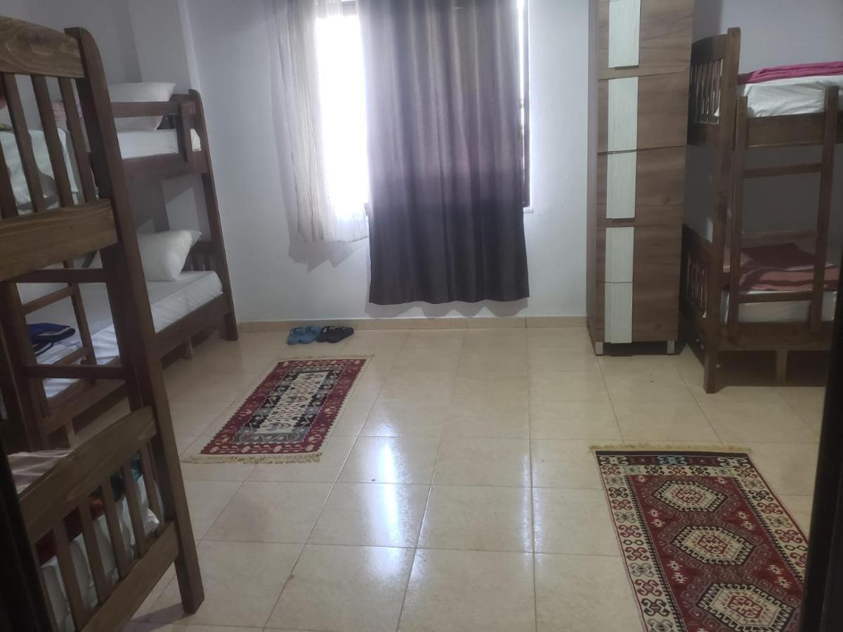 Hostel Split Rock Tirana Extérieur photo