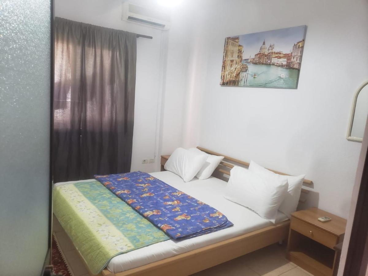 Hostel Split Rock Tirana Extérieur photo