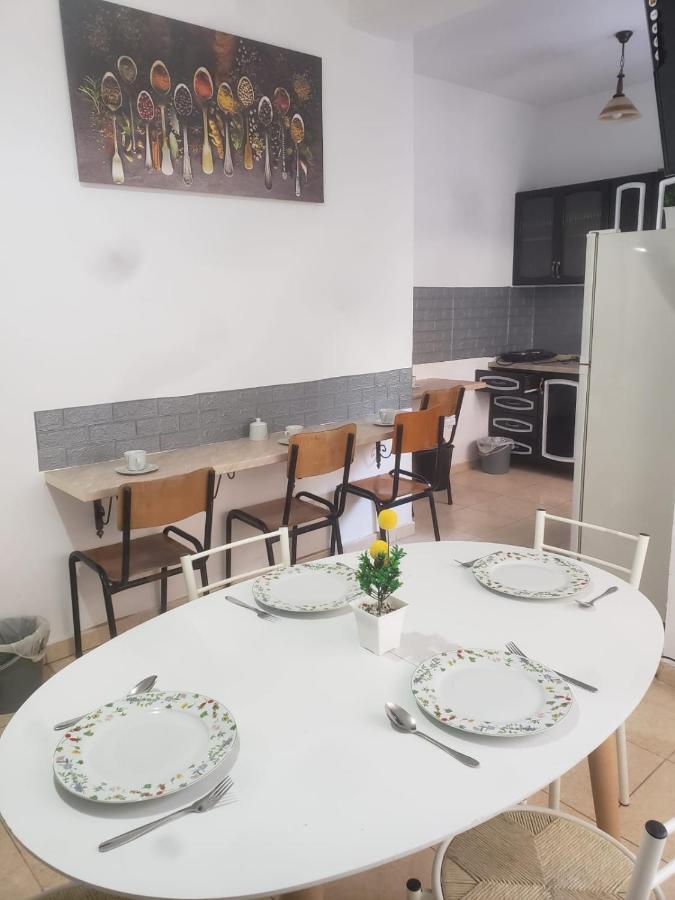 Hostel Split Rock Tirana Extérieur photo