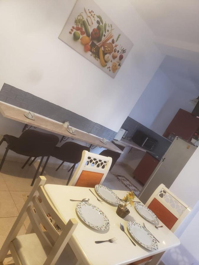 Hostel Split Rock Tirana Extérieur photo
