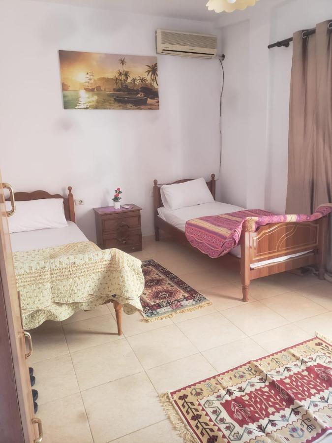 Hostel Split Rock Tirana Extérieur photo