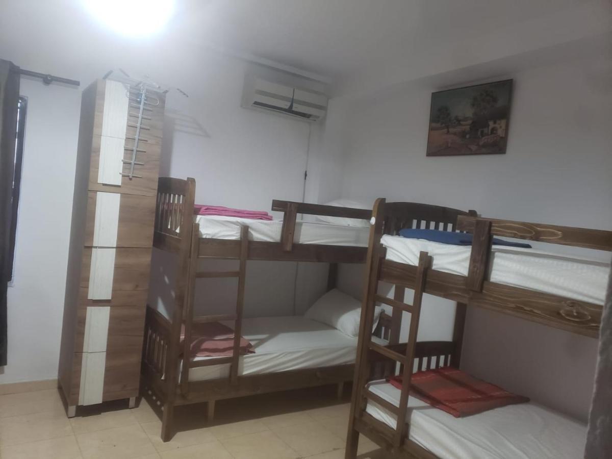 Hostel Split Rock Tirana Extérieur photo