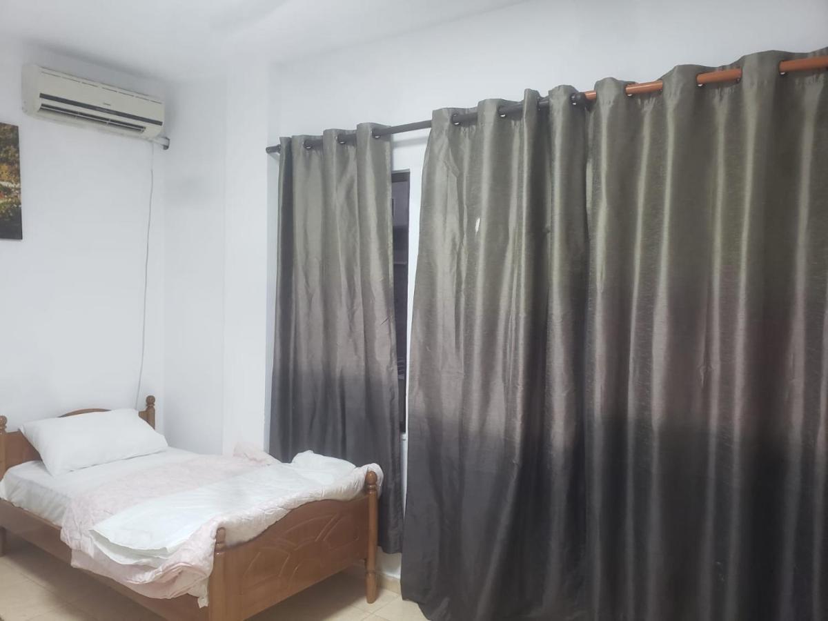 Hostel Split Rock Tirana Extérieur photo