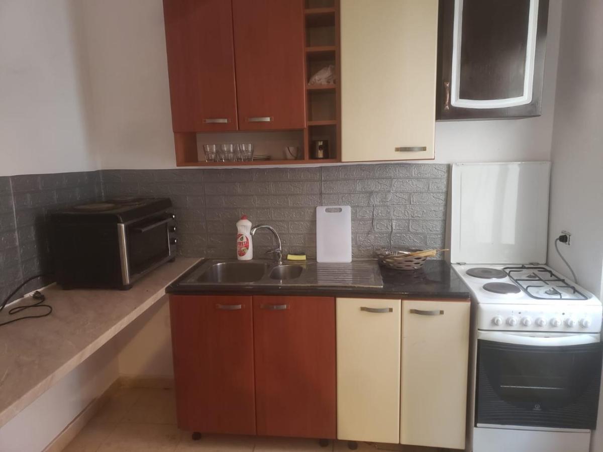 Hostel Split Rock Tirana Extérieur photo