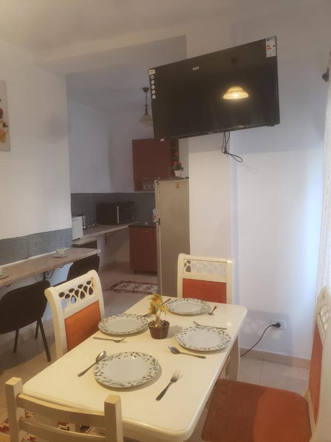 Hostel Split Rock Tirana Extérieur photo