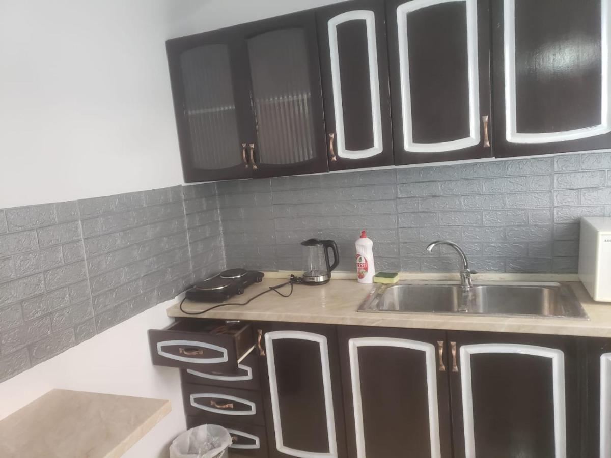 Hostel Split Rock Tirana Extérieur photo