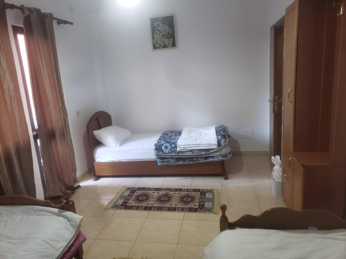 Hostel Split Rock Tirana Extérieur photo